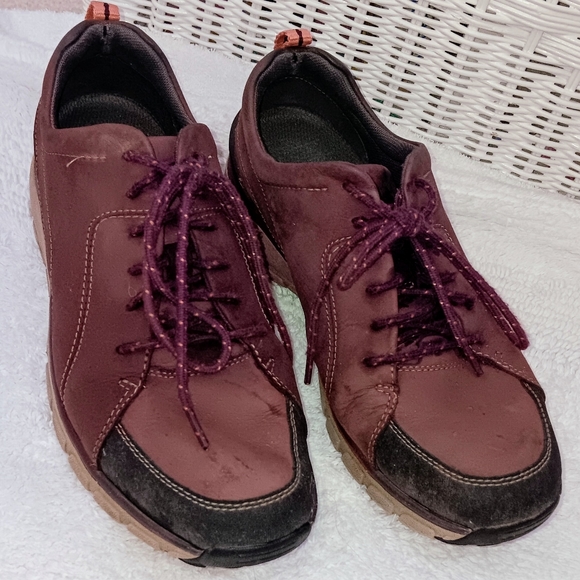 Clarks~Wavewalk Waterproof Leather Plum Walking Shoes Sneakers - Picture 12 of 15